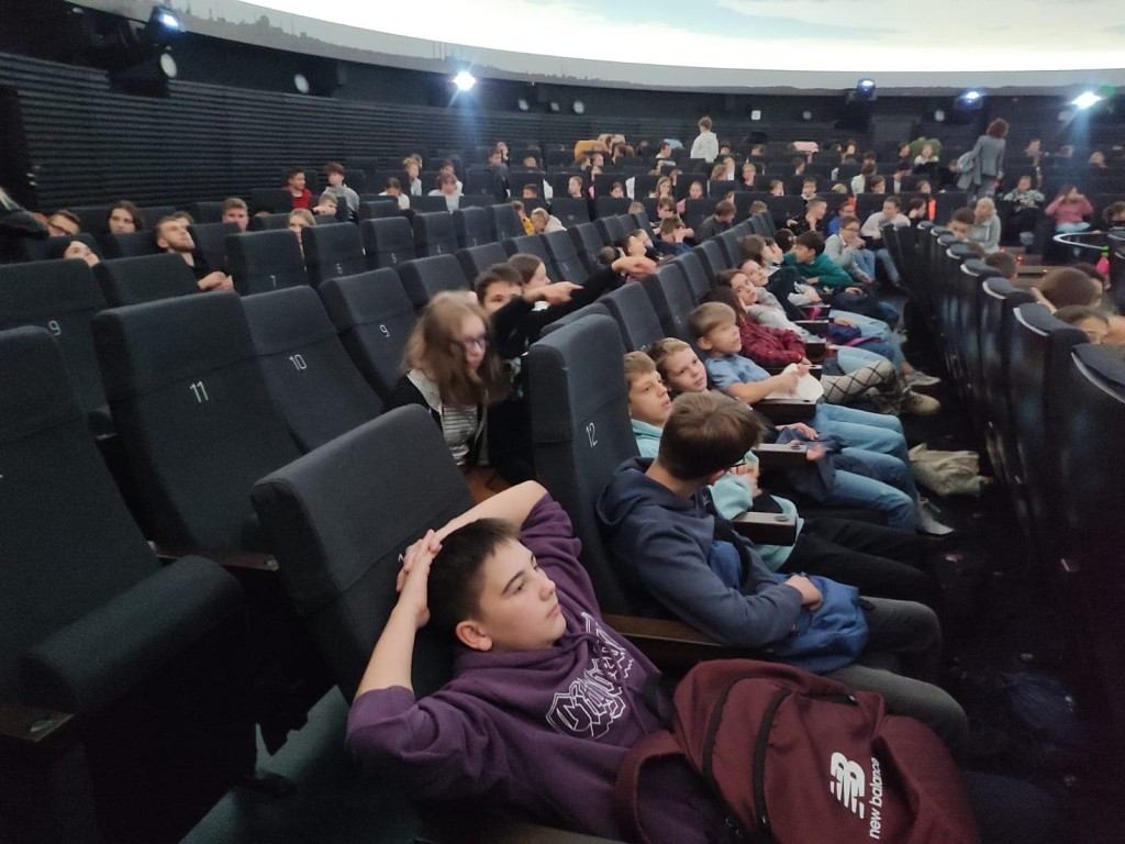 Wycieczka klasy 5a i 6 do Planetarium w Chorzowie