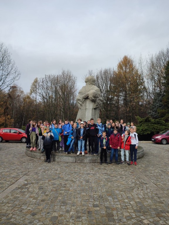 Wycieczka klasy 5a i 6 do Planetarium w Chorzowie