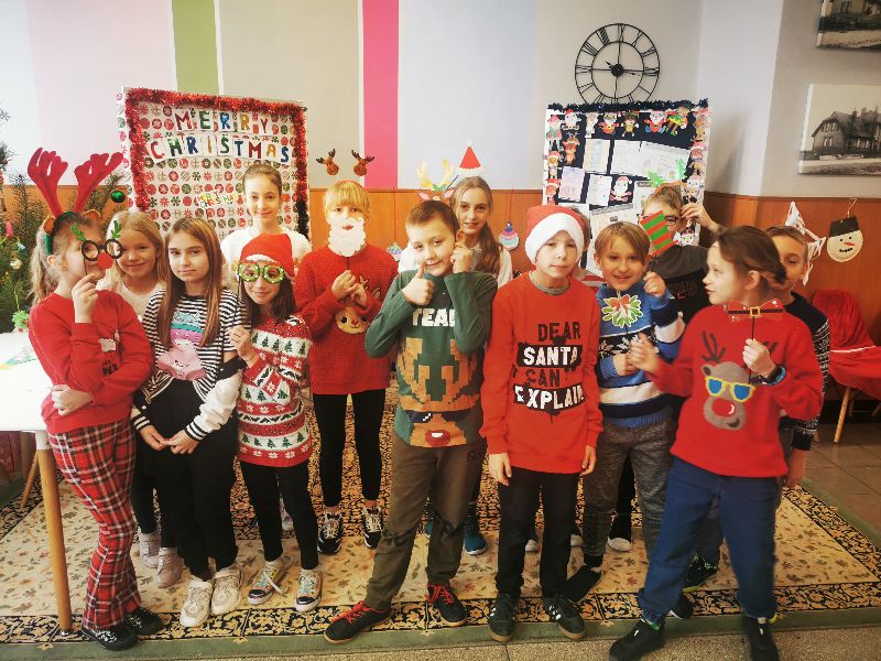 Dnia Świątecznego Sweterka - Christmas Sweater Day