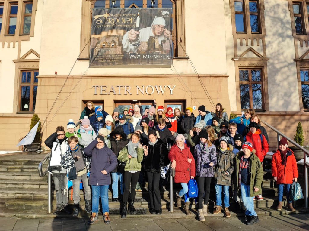 Wycieczka do teatru klasa 6a i 5a