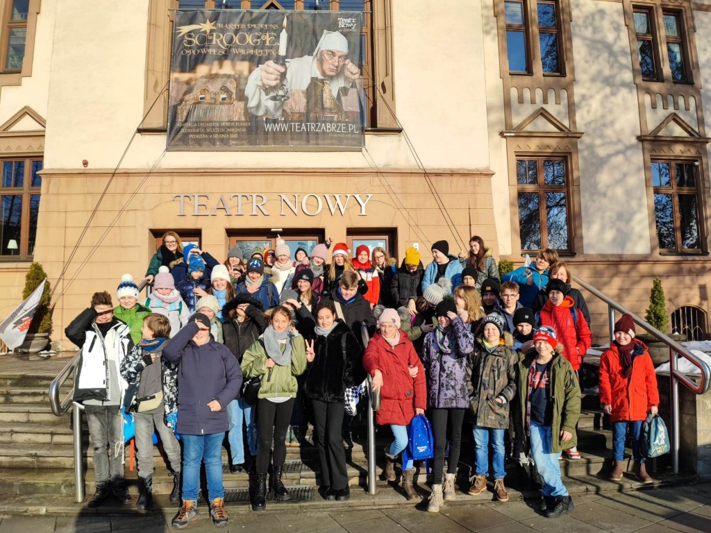 Wycieczka do teatru klasa 6a i 5a