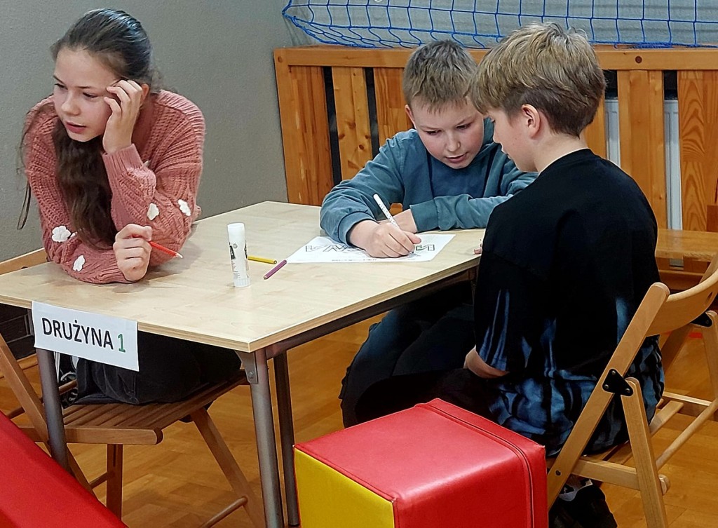 Dzień Matematyki,  Pierwszy Dzień Wiosny oraz Dzień Kolorowej Skarpetki.