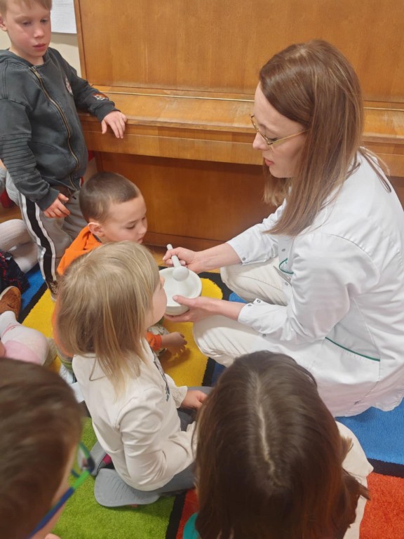 SPOTKANIE Z PANIĄ FARMACEUTKĄ