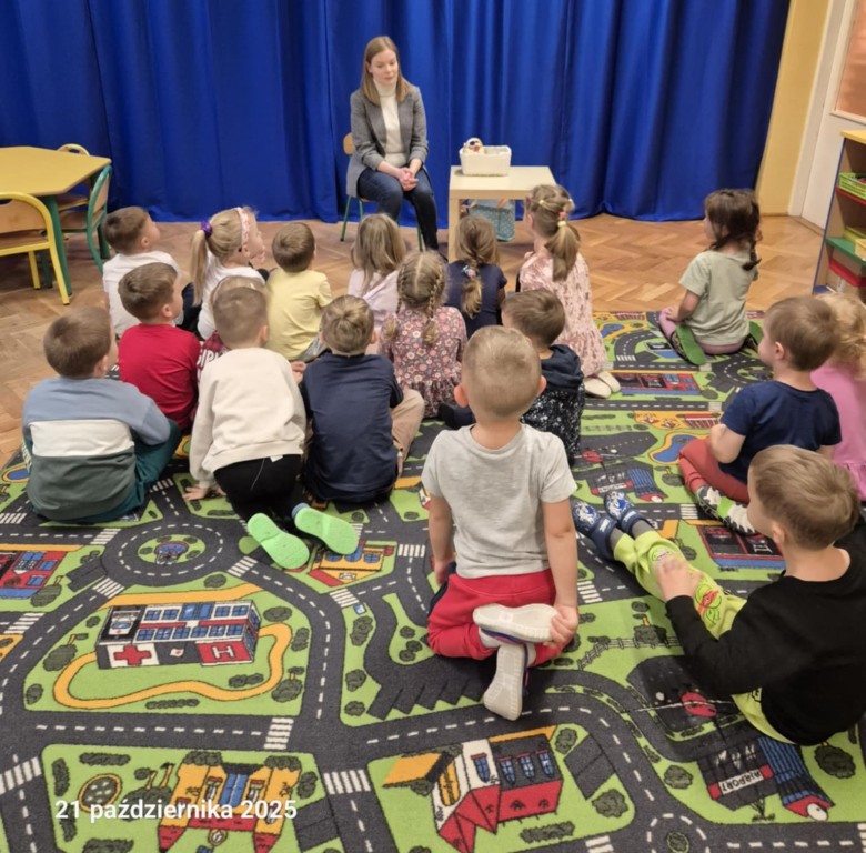  SPOTKANIE Z LEKARZEM DENTYSTĄ - GRUPA 'ŚREDNIAKÓW'