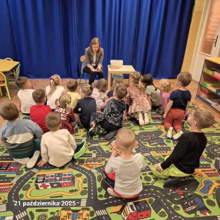  SPOTKANIE Z LEKARZEM DENTYSTĄ - GRUPA 'ŚREDNIAKÓW'