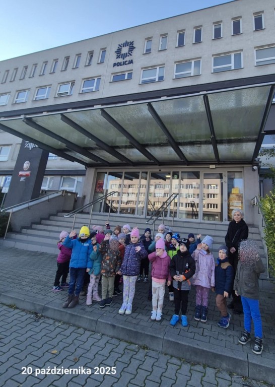  WYCIECZKA DO KOMEDY MIEJSKIEJ POLICJI W RYBNIKU - GRUPA 'ŚREDNIAKÓW'