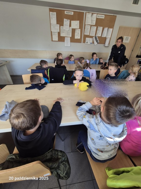  WYCIECZKA DO KOMEDY MIEJSKIEJ POLICJI W RYBNIKU - GRUPA 'ŚREDNIAKÓW'