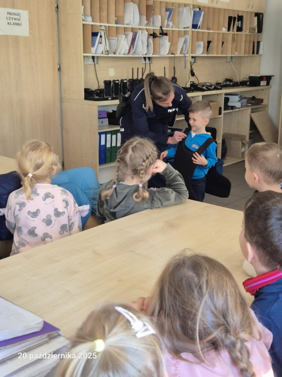  WYCIECZKA DO KOMEDY MIEJSKIEJ POLICJI W RYBNIKU - GRUPA 'ŚREDNIAKÓW'