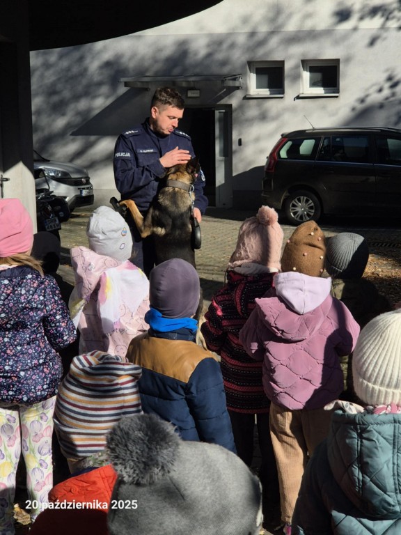  WYCIECZKA DO KOMEDY MIEJSKIEJ POLICJI W RYBNIKU - GRUPA 'ŚREDNIAKÓW'