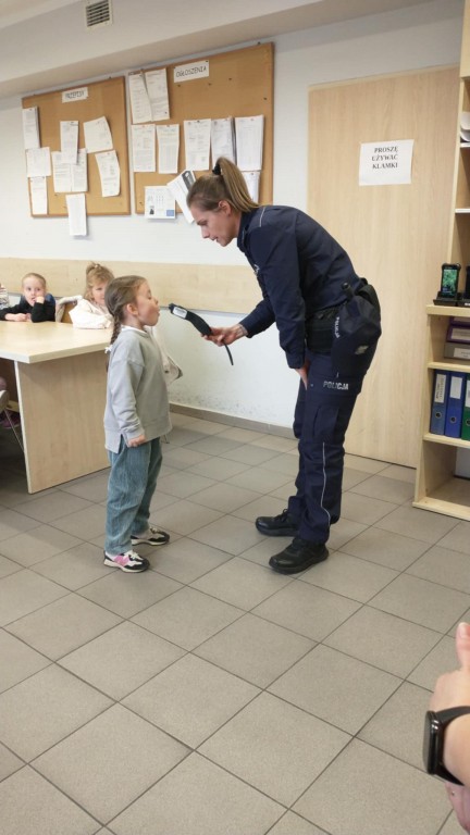  WYCIECZKA DO KOMEDY MIEJSKIEJ POLICJI W RYBNIKU - GRUPA 'STARSZAKÓW'