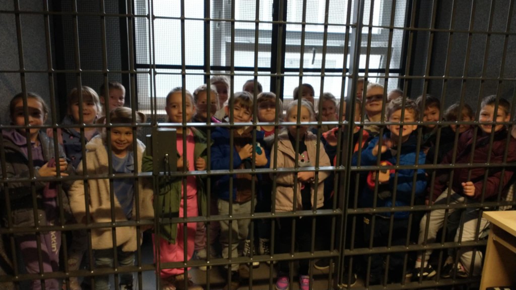  WYCIECZKA DO KOMEDY MIEJSKIEJ POLICJI W RYBNIKU - GRUPA 'STARSZAKÓW'