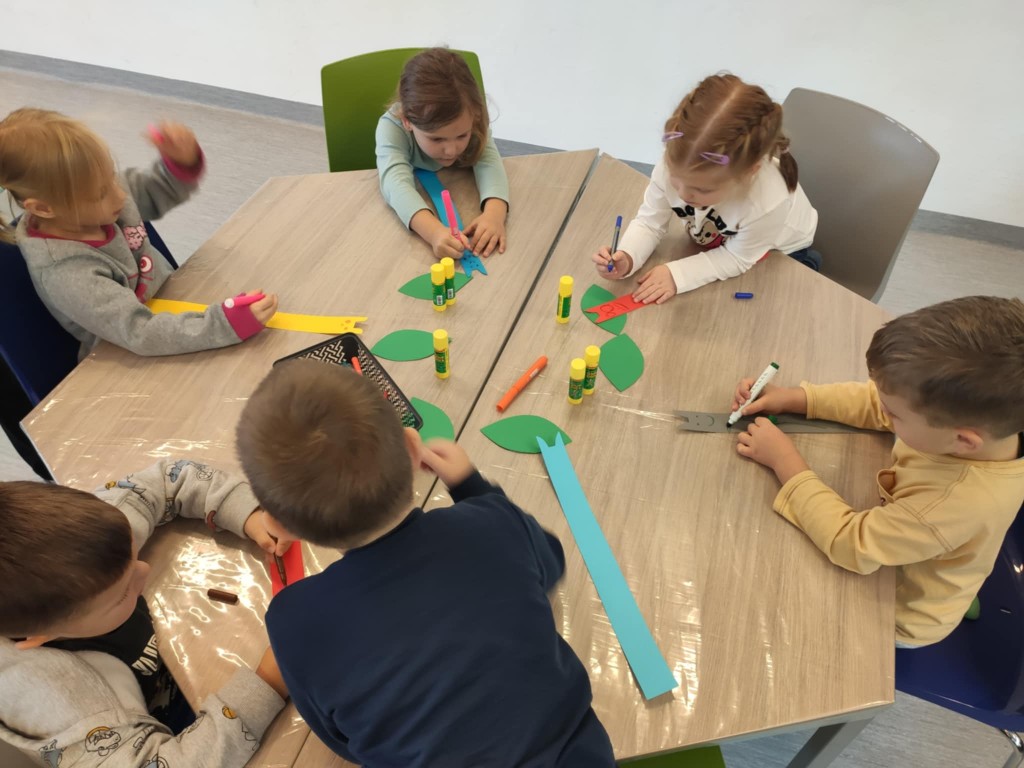 WYCIECZKA DO BIBLIOTEKI - GRUPA 'ŚREDNIAKÓW'