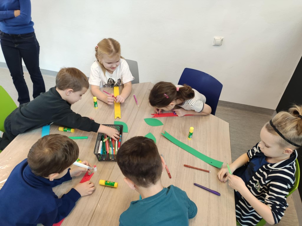 WYCIECZKA DO BIBLIOTEKI - GRUPA 'ŚREDNIAKÓW'