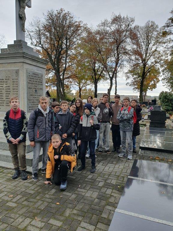 Odwiedzamy miejsca pamięci 