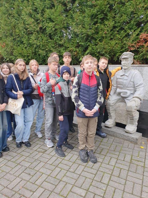 Odwiedzamy miejsca pamięci 