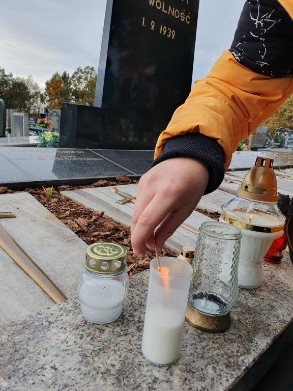 Odwiedzamy miejsca pamięci 