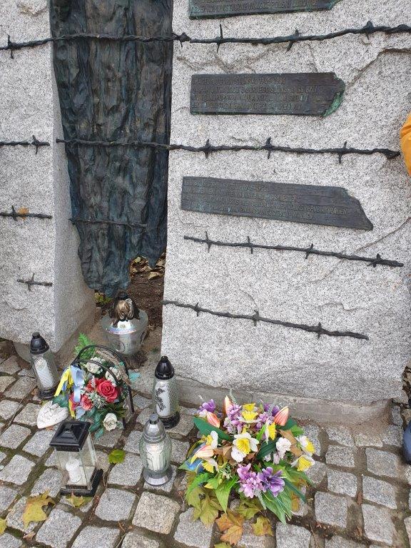 Odwiedzamy miejsca pamięci 