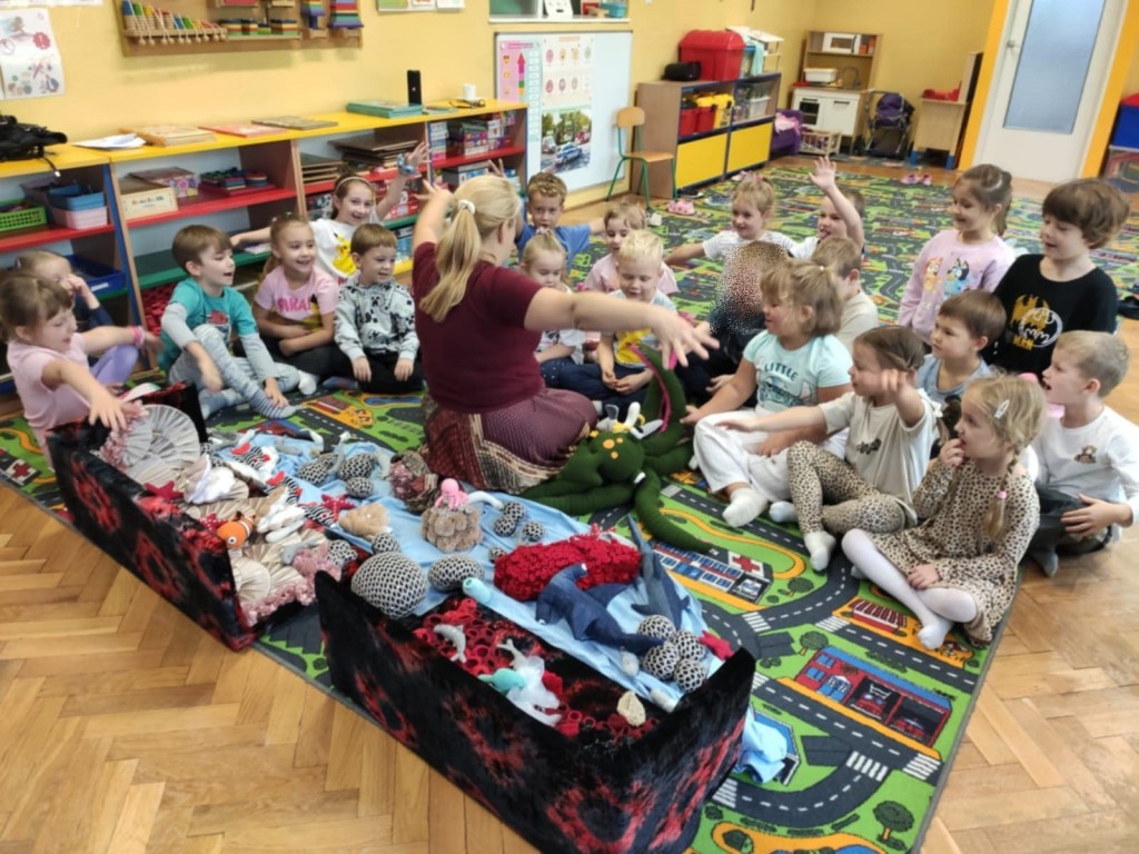 SPOTKANIE AUTORSKIE Z PANIĄ ALINĄ PRZYDATEK - 'STARSZAKI'