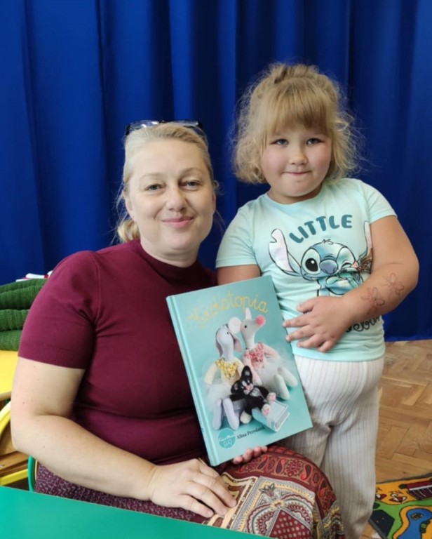 SPOTKANIE AUTORSKIE Z PANIĄ ALINĄ PRZYDATEK - 'STARSZAKI'