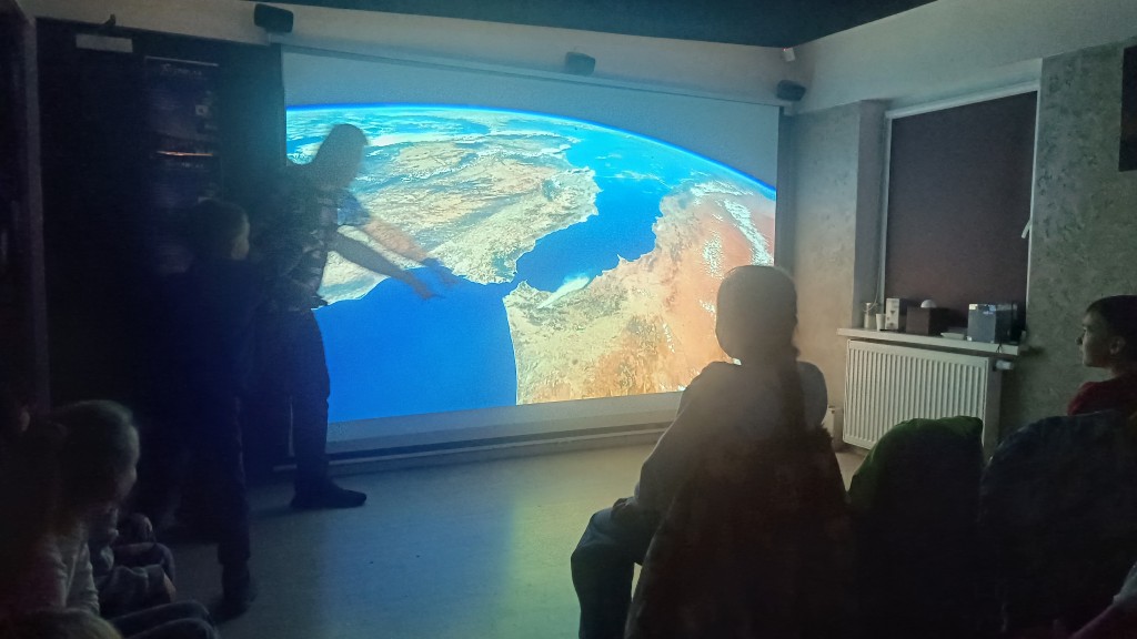 Wycieczka klasy 2a i 2b do Astrolabu