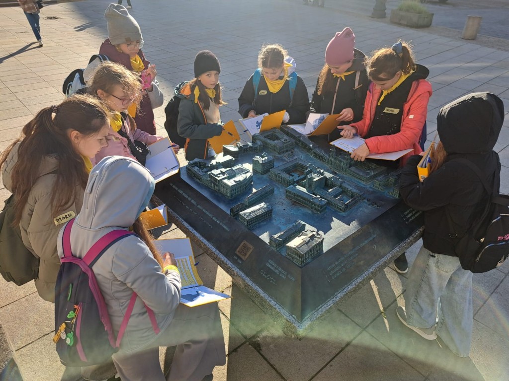 Wycieczka uczniów klas 5 i 6 do Warszawy 