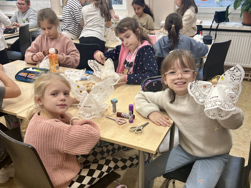 Warsztaty anielskie w klasie III B 