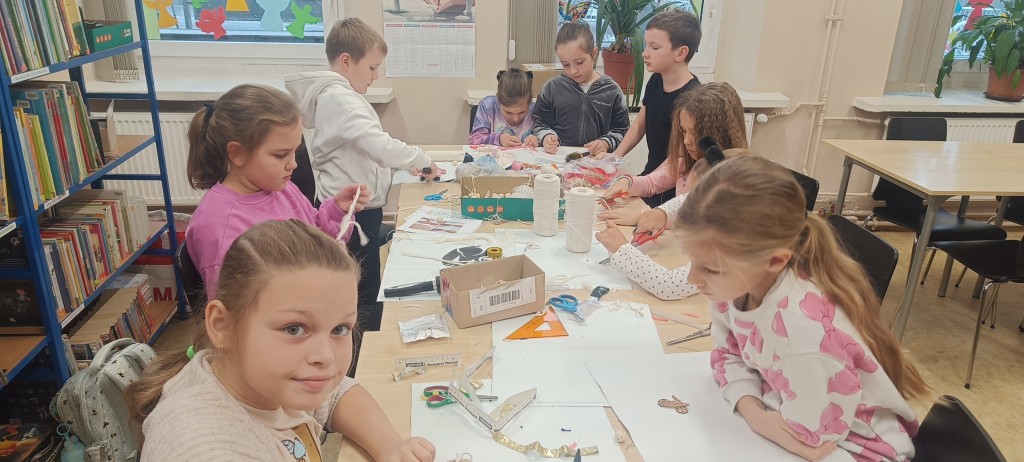 Anielskie warsztaty rękodzieła w bibliotece!