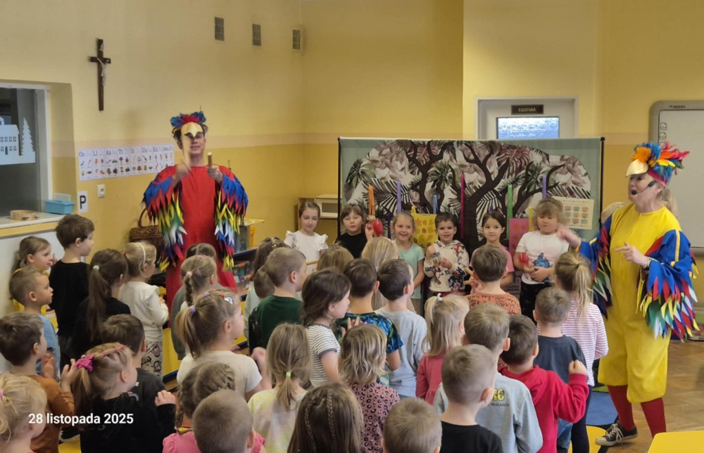 TEATRZYK „Drzewo Życzeń, czyli jak Boni i Bongo uczą dzieci ochrony”