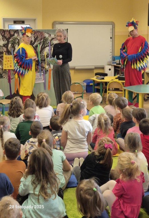 TEATRZYK „Drzewo Życzeń, czyli jak Boni i Bongo uczą dzieci ochrony”