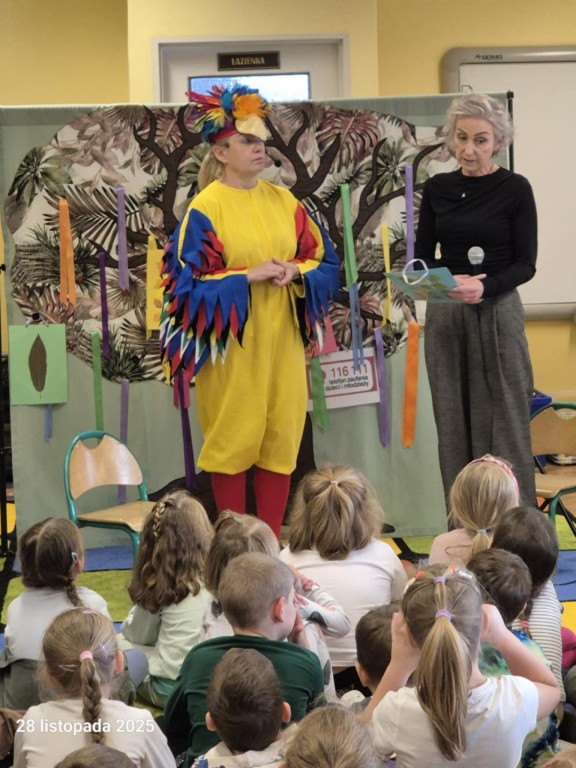 TEATRZYK „Drzewo Życzeń, czyli jak Boni i Bongo uczą dzieci ochrony”