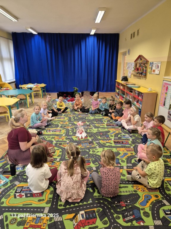 SPOTKANIE AUTORSKIE Z PANIĄ ALINĄ PRZYDATEK - 'ŚREDNIAKI