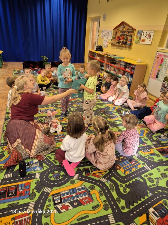 SPOTKANIE AUTORSKIE Z PANIĄ ALINĄ PRZYDATEK - 'ŚREDNIAKI