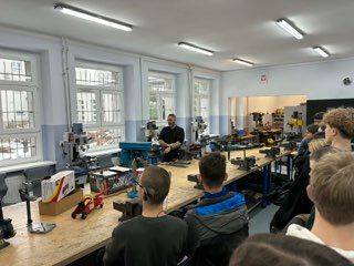 Zespół Szkół Technicznych w Rybniku klasy 8