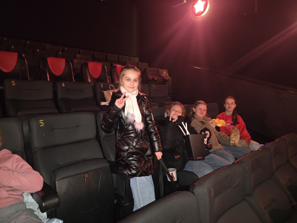 Świąteczne wyjście klasy IV do kina