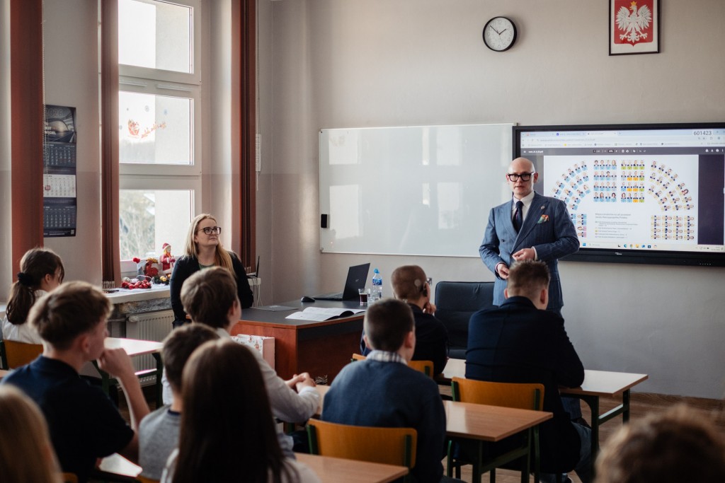 Spotkanie klas 8 z senatorem Rzeczpostolitej Polskiej 