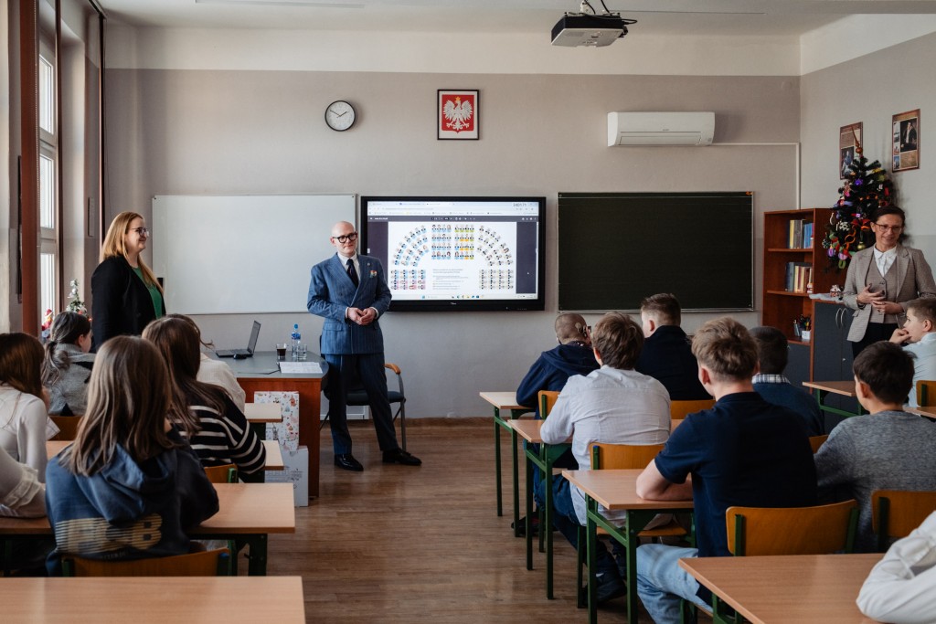 Spotkanie klas 8 z senatorem Rzeczpostolitej Polskiej 