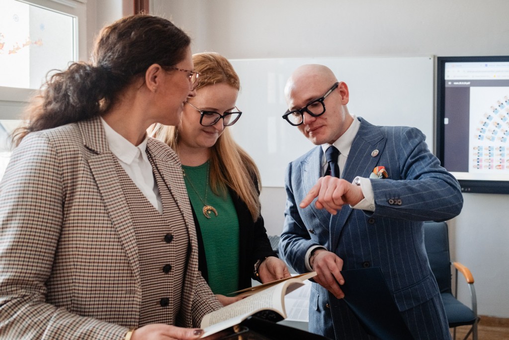 Spotkanie klas 8 z senatorem Rzeczpostolitej Polskiej 