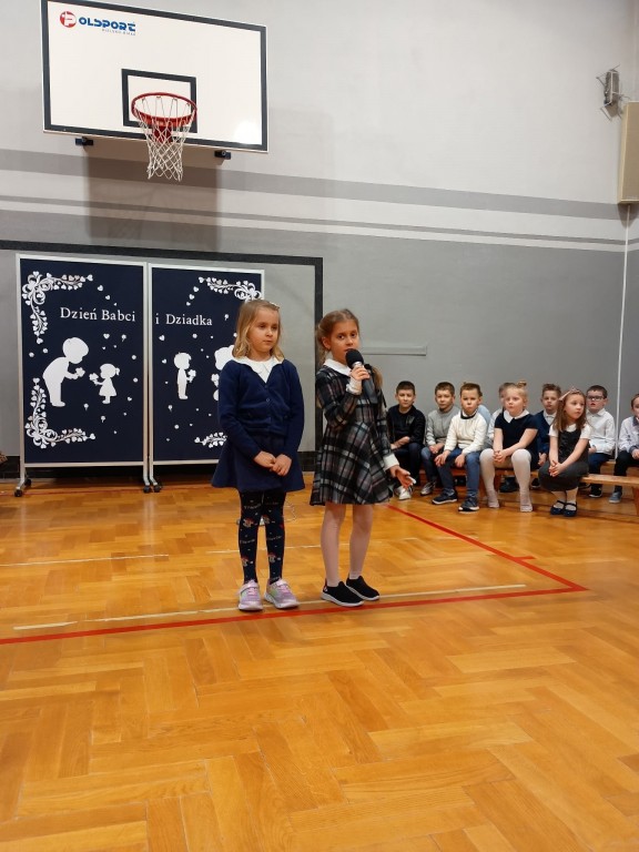 Dzień Babci i Dziadka klasy I 