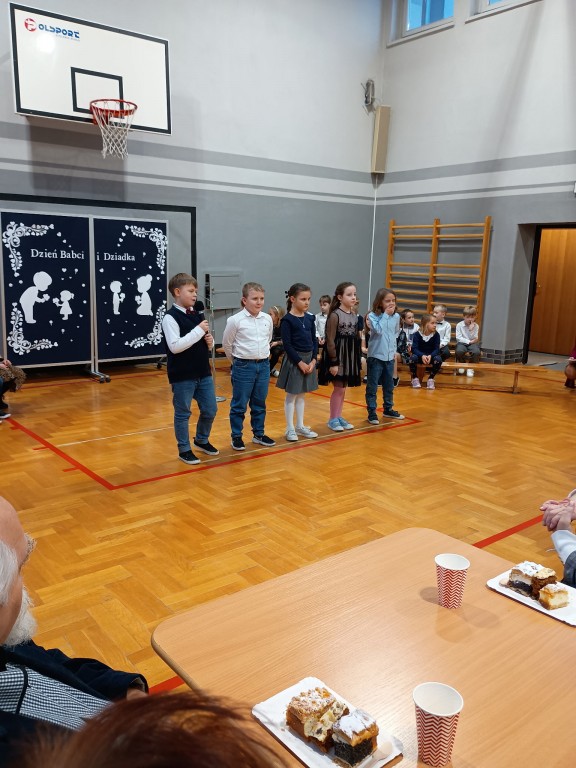 Dzień Babci i Dziadka klasy I 