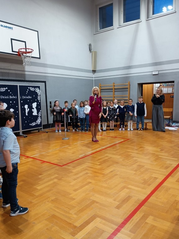 Dzień Babci i Dziadka klasy I 