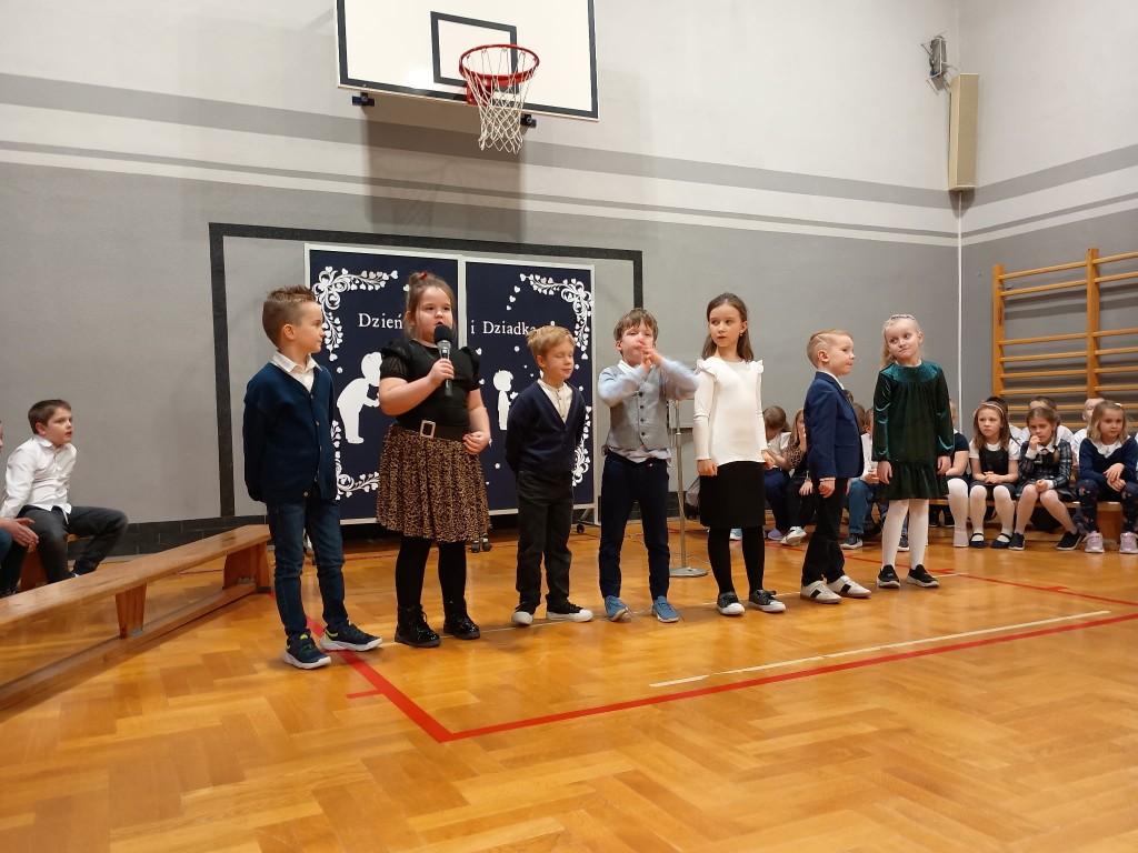 Dzień Babci i Dziadka klasy I 