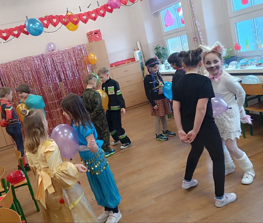 Bal karnawałowy klasy 2b 