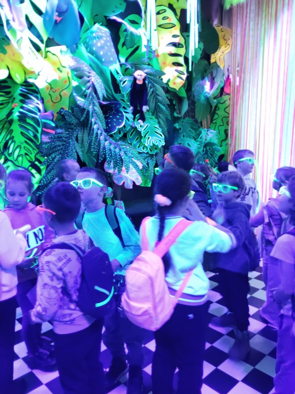 Kolorowa przygoda - wycieczka do Funzeum klas I