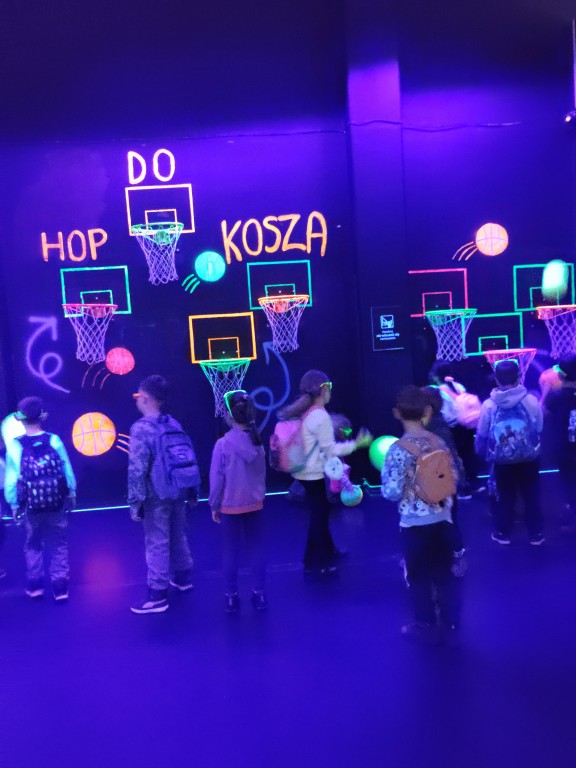 Kolorowa przygoda - wycieczka do Funzeum klas I