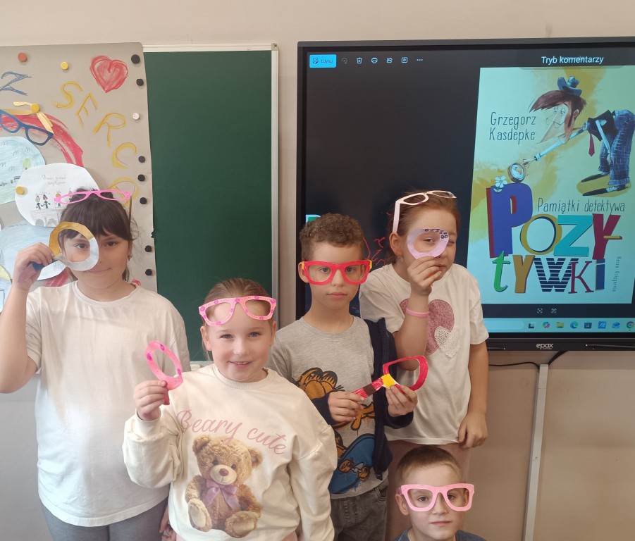 Czytam z klasą - lekturki spod chmurki w kl.2b