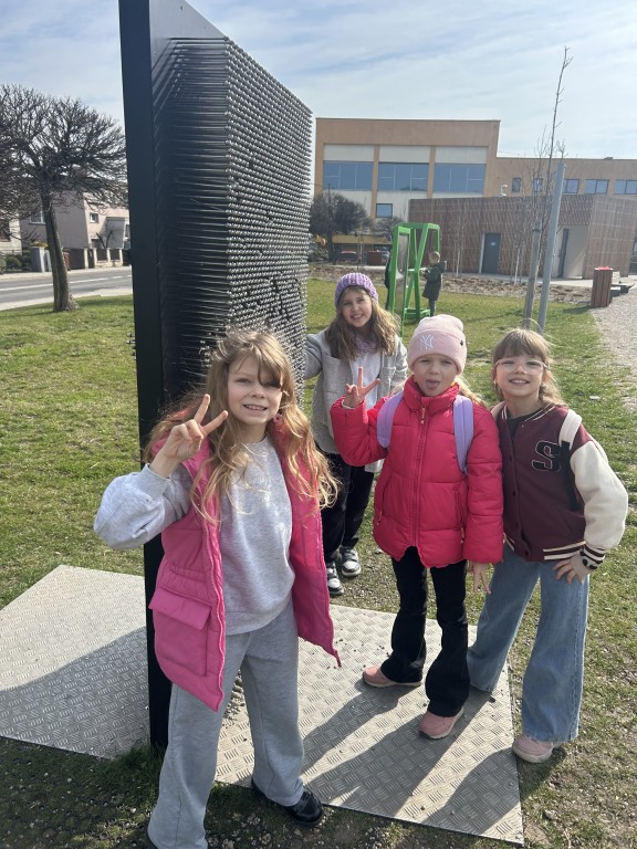 Klasa III B wita wiosnę w MOK w Radlinie