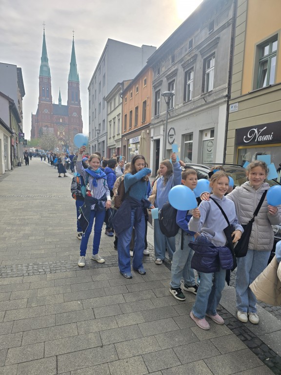 Niebieski Spacer Dzień Świadomosci Autyzmu