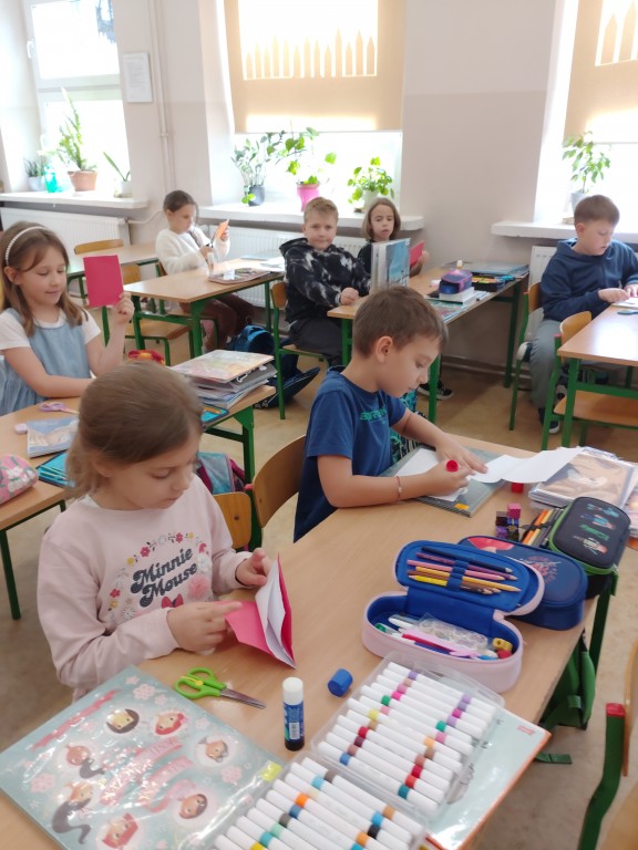 Kwiecień - misja KSIĄŻKA