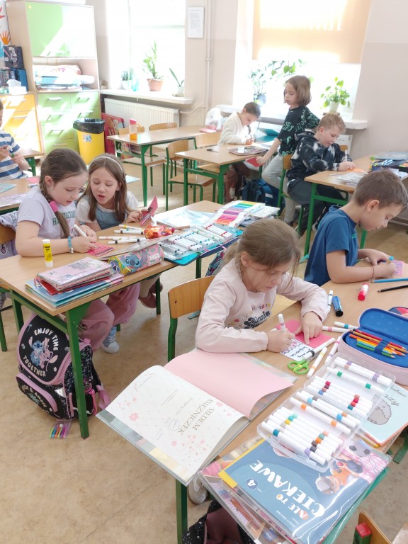 Kwiecień - misja KSIĄŻKA