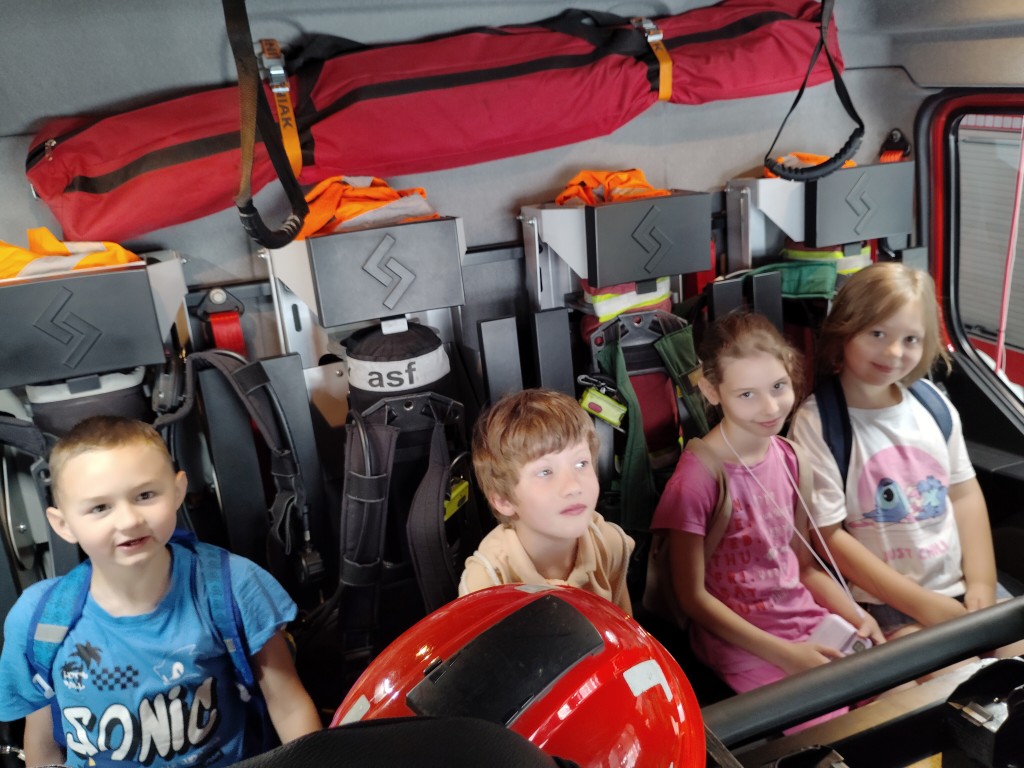 Wycieczka klas 1  do Straży Pożarnej 